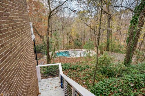170 Huntcliff Pt, Atlanta GA  30350-1601 exterior