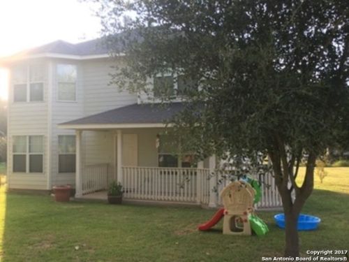 62 Butter Cup Ln, Floresville, TX 78114-4602