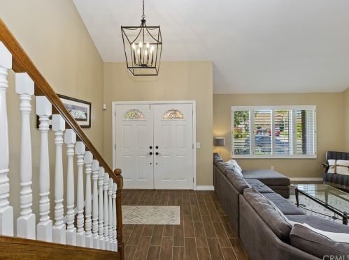 6718 Rycroft Dr, Riverside CA  92506-5315 exterior