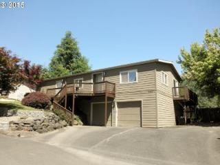 390 Canyon View Dr, Lafayette, OR 97127-9229
