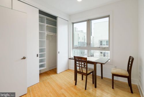 920 Front St, Philadelphia PA 19123-4304 exterior