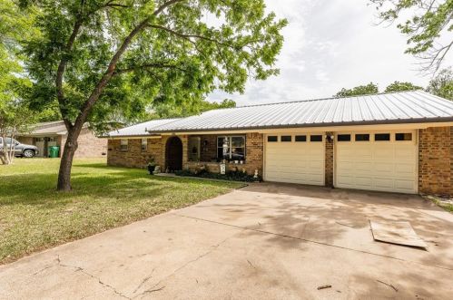 1010 Meadowlark Ln, Stephenville, TX 76401-1741