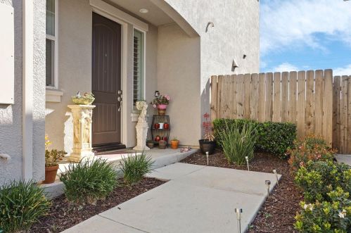 3983 Purple Finch Ln, Modesto, CA 95355-8529