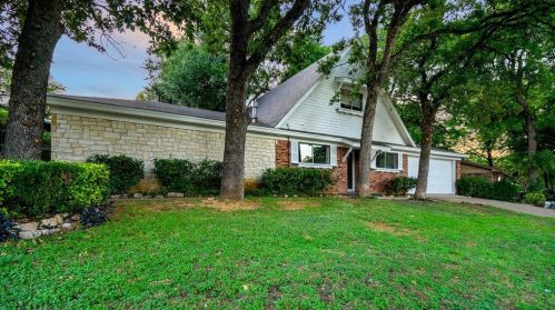 2216 Lucas Dr, Fort Worth, TX 76112-7900