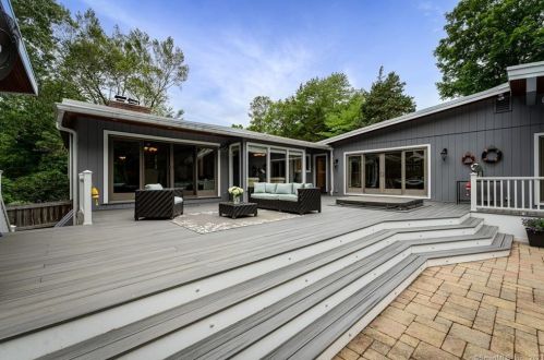 26 Grey Hollow Rd, Norwalk CT  06850-1305 exterior