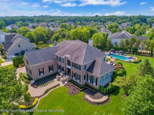 15 Pegasus Dr, Tinton Falls NJ 07724-2875 exterior