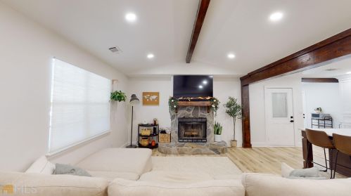 4692 Bullock Ln, Loganville, GA 30052-3547
