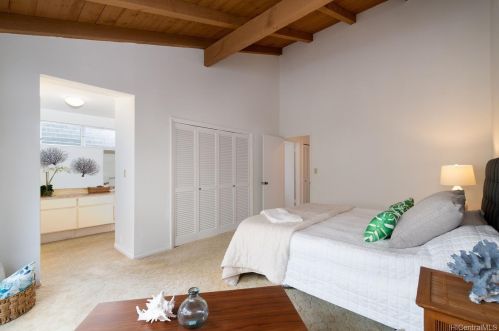 1015 Wainiha St, Honolulu HI  96825-2725 exterior