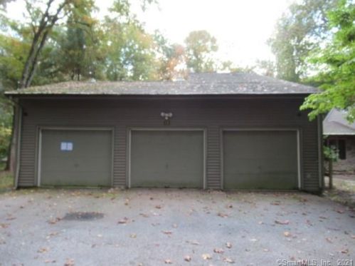 16 Millstone Dr, East Hampton, CT 06447-1524