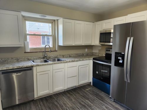 2352 Clover Crest Dr, Cincinnati OH  45239-4615 exterior