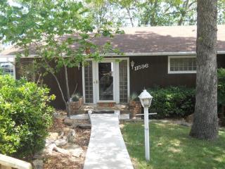 11596 Gainer Dr, Garfield, AR 72732-9732