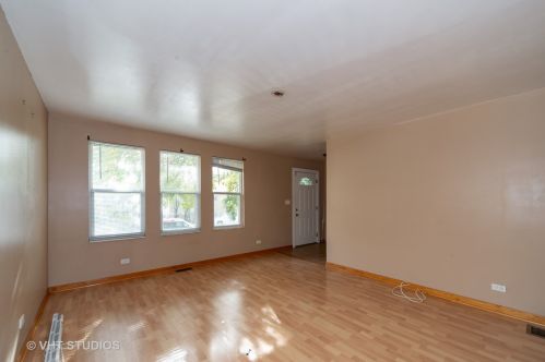 5318 Bloomingdale Ave, Chicago, IL 60639-4357
