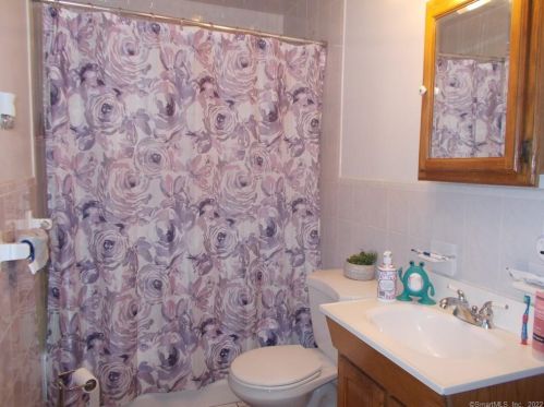 146 Emmett Ave, Derby CT  06418-1232 exterior