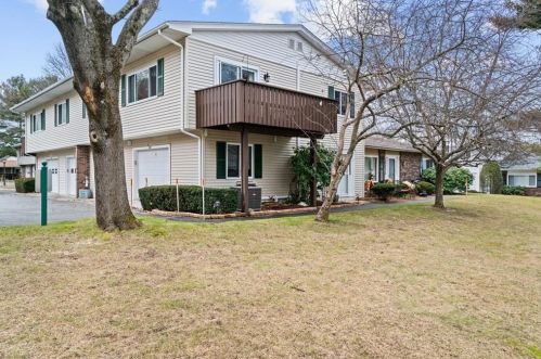 533 Quisset Ct, Warwick, RI 02886-1714