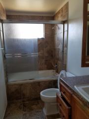 1055 Oakdale Ln, Lemoore CA  93245-3429 exterior