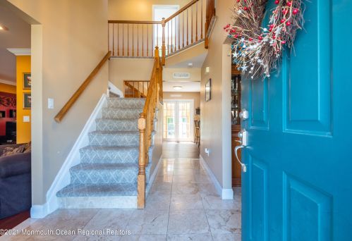17 Cambridge Dr, Wall Township, NJ 07731-2956