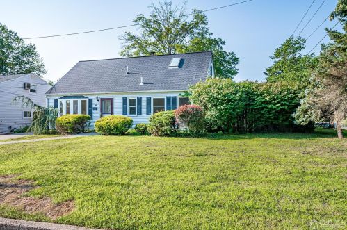 2 Iselin Pkwy, Iselin, NJ 08830-1125