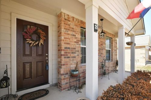 1549 Amberwood Loop, Uhland TX  78640-5272 exterior