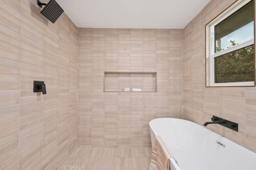 5261 Allott Ave, Van Nuys CA  91401-5902 exterior