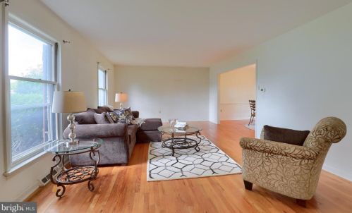 1343 Country Club Dr, Lancaster PA  17601-5209 exterior