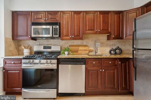 510 11 St, Philadelphia PA 19123-3723 exterior