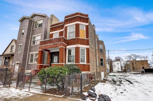 4141 Gladys Ave, Chicago, IL 60624-2730