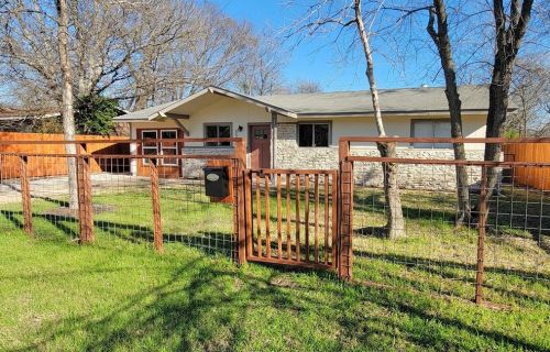 5511 Darlington Ln, Austin TX  78723-4710 exterior