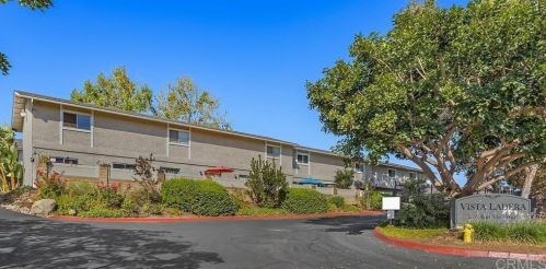 2112 Vista Way, Vista CA  92084-2704 exterior