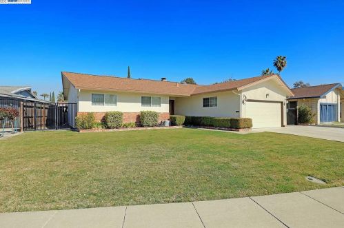 331 Laguna Dr, Tracy, CA 95376-1931