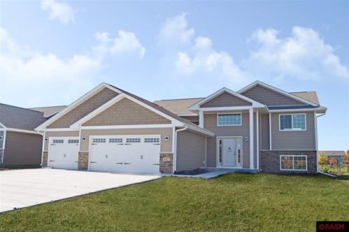 812 Fieldcrest Dr, Mankato, MN 56001