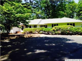 3 Wigwam Ln, Holmdel Village, NJ 07733-1722