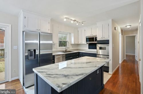 1003 Tuscarora Dr, Leesburg, VA 20175-4339
