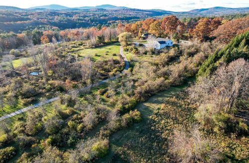 48 Curtis Farm Rd, Wilton, NH 03086-5120