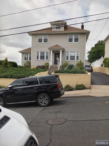 452 Jefferson Ave, Hasbrouck Heights, NJ 07604-2632