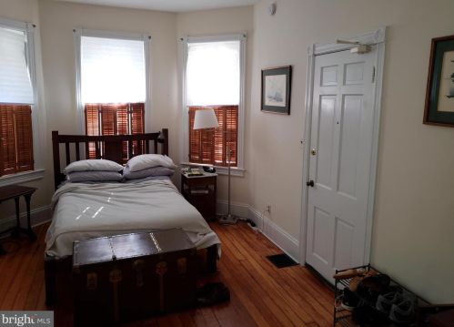 18 Vandeventer Ave, Princeton NJ  08542-6921 exterior