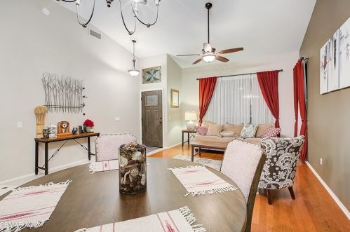 1267 Fitzgerald Rd, Simi Valley CA 93065-4480 exterior