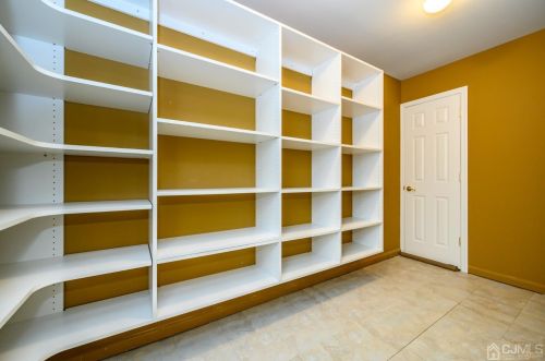 10 Monaco Dr, Trenton NJ  08691-3749 exterior