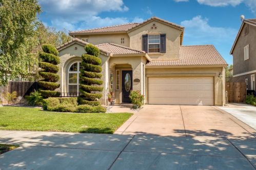 621 Otis Dr, Ripon, CA 95366-9395