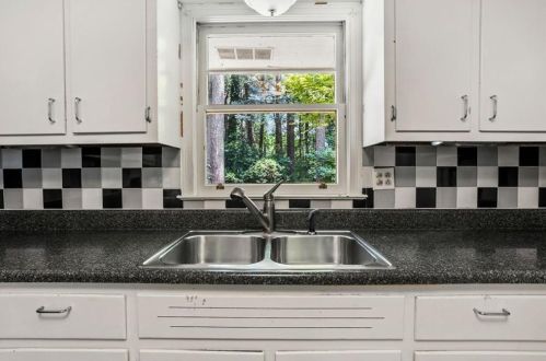 1385 Holly Ln, Atlanta GA  30329-3513 exterior