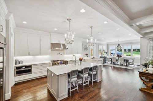 4239 Carmain Dr, Atlanta GA  30342-3504 exterior
