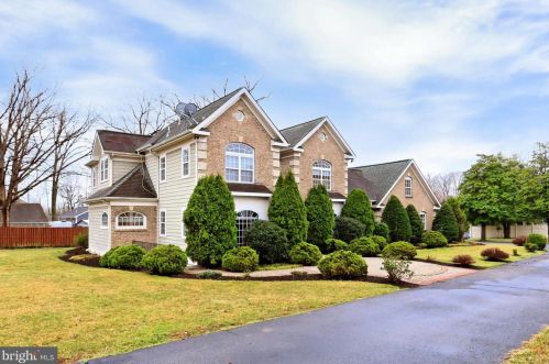 13233 Moore Rd, Clifton, VA 20124-1028