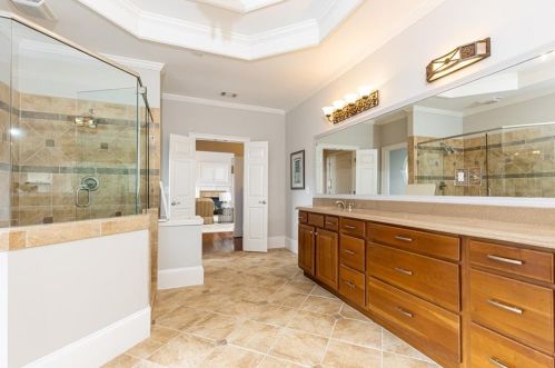 700 Glengate Pl, Atlanta GA  30328-7257 exterior