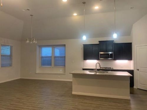 145 Mossy Oak Trl, Fort Worth TX  76131 exterior