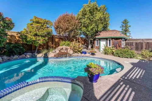 1882 Aquarius St, Livermore, CA 94551-1033