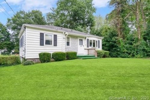 6 Hillside Ln, Wallingford, CT 06492-2225