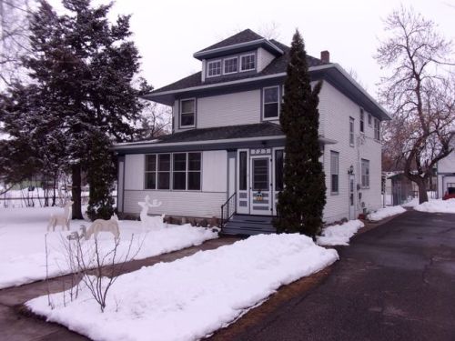 723 Sherman St, Leola, SD 57456