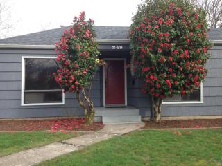 249 8th St, Springfield, OR 97477-4701