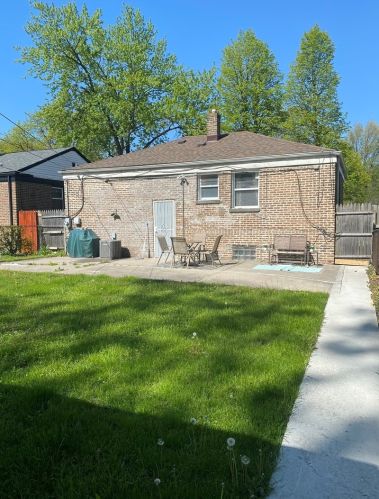 9923 Merrill Ave, Chicago, IL 60617-5250