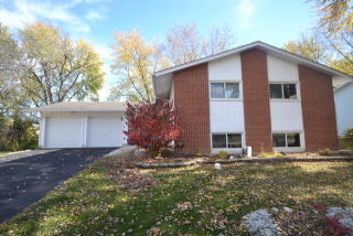 6425 Winston Dr, Downers Grove, IL 60517-1314