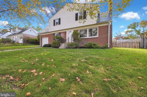 744 Grandview Rd, York, PA 17403-4132